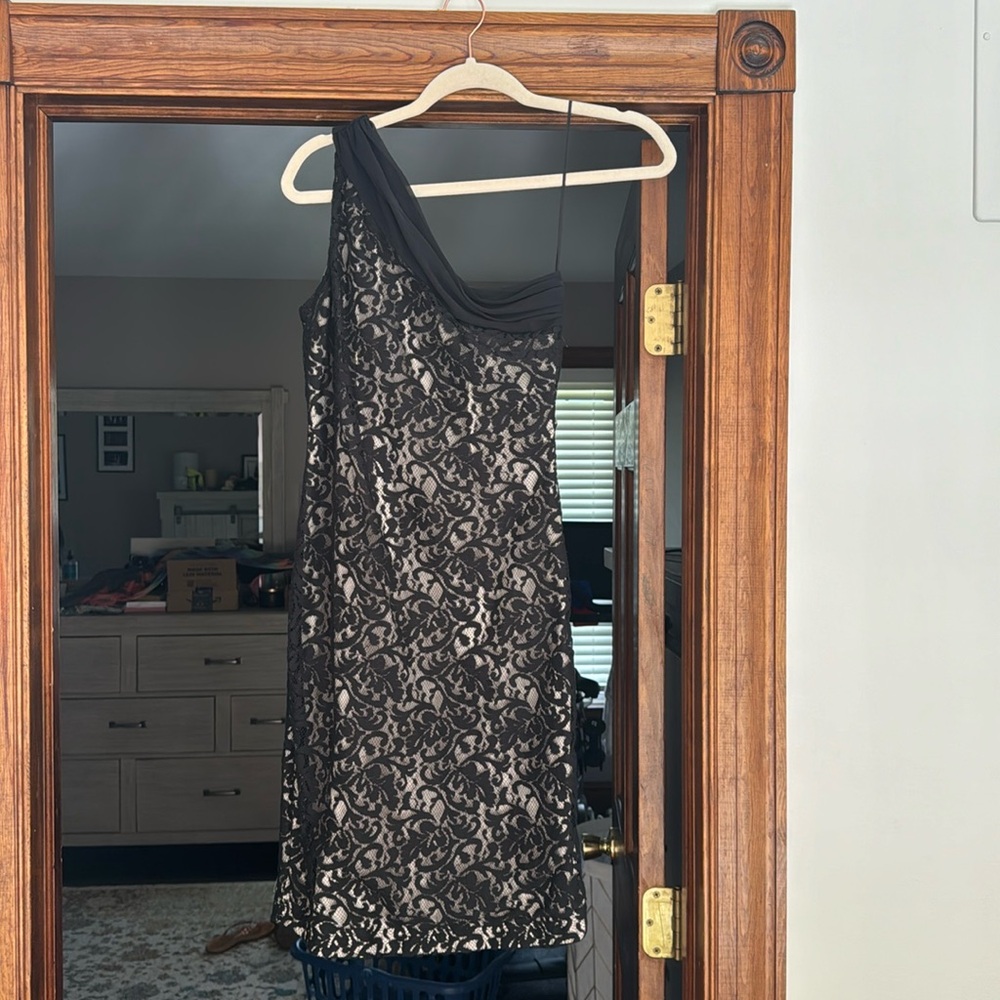 One shoulder black lace party dress